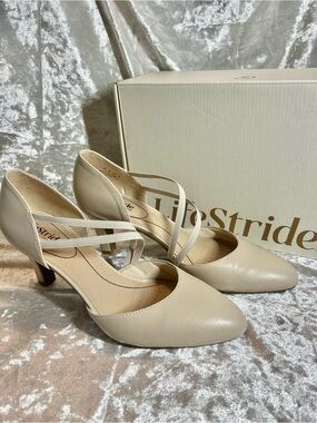 NWT LIFESTRIDE SOFT SYSTEM HEELS 10M